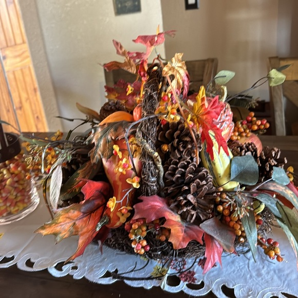 Fall centerpiece - Picture 7 of 12